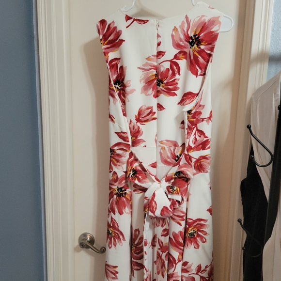 LB floral dress - Picture 2 of 3